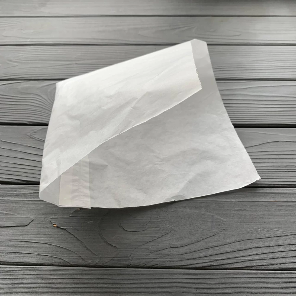 Куточок паперовий білий 8.31 210х200 мм