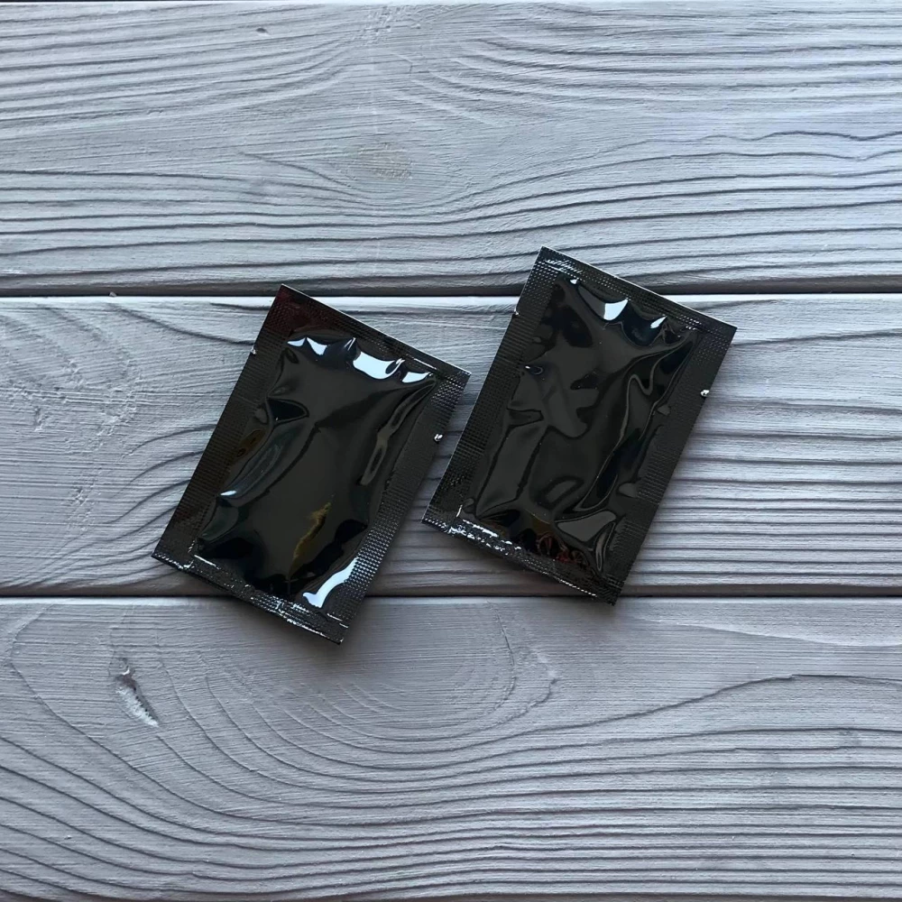 Серветка Саше волога індивідуальна чорна (600/ящ)