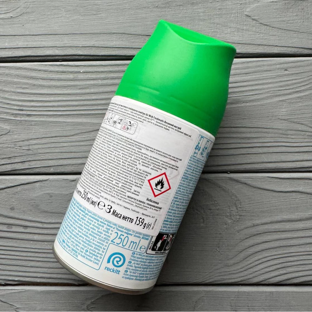 Освіжувач повітря Airwick “Весняна насолода“ 250мл